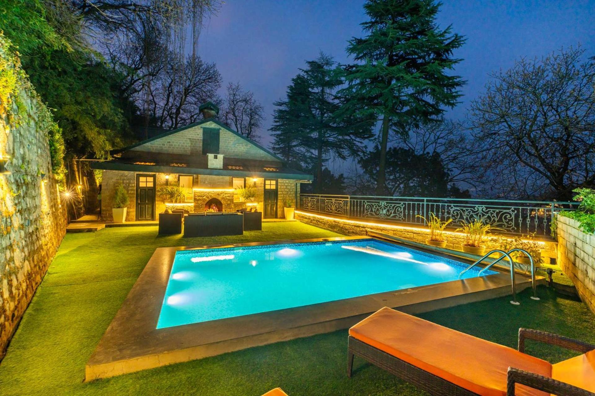 Stayvista At Paris Villa With Pvt Pool & Valley View Kasauli Exterior foto