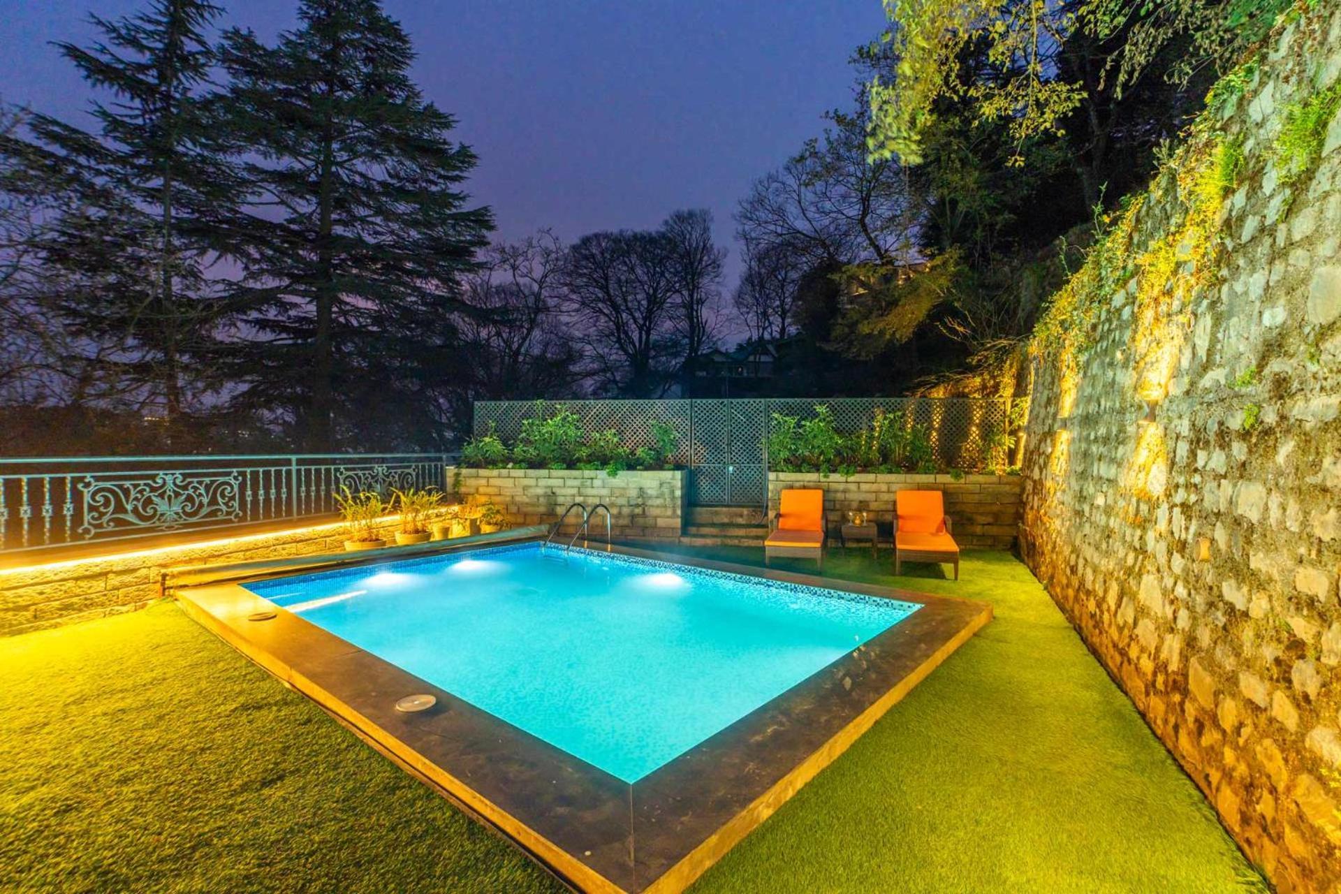 Stayvista At Paris Villa With Pvt Pool & Valley View Kasauli Exterior foto